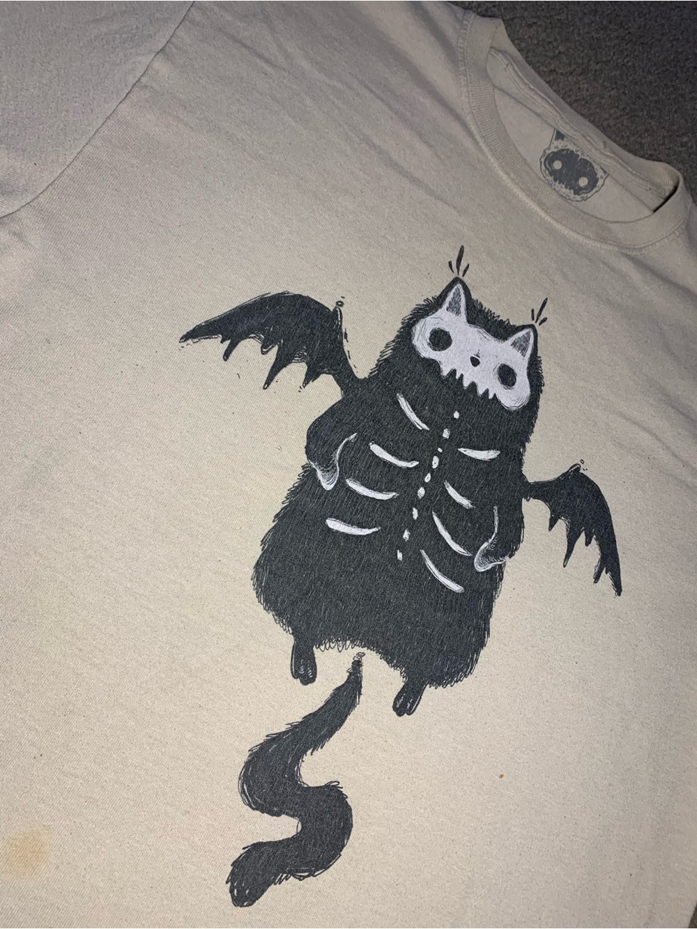 Bone-Print Bat Cat Graphic Tee in Light Beige - Picture 4 of 5